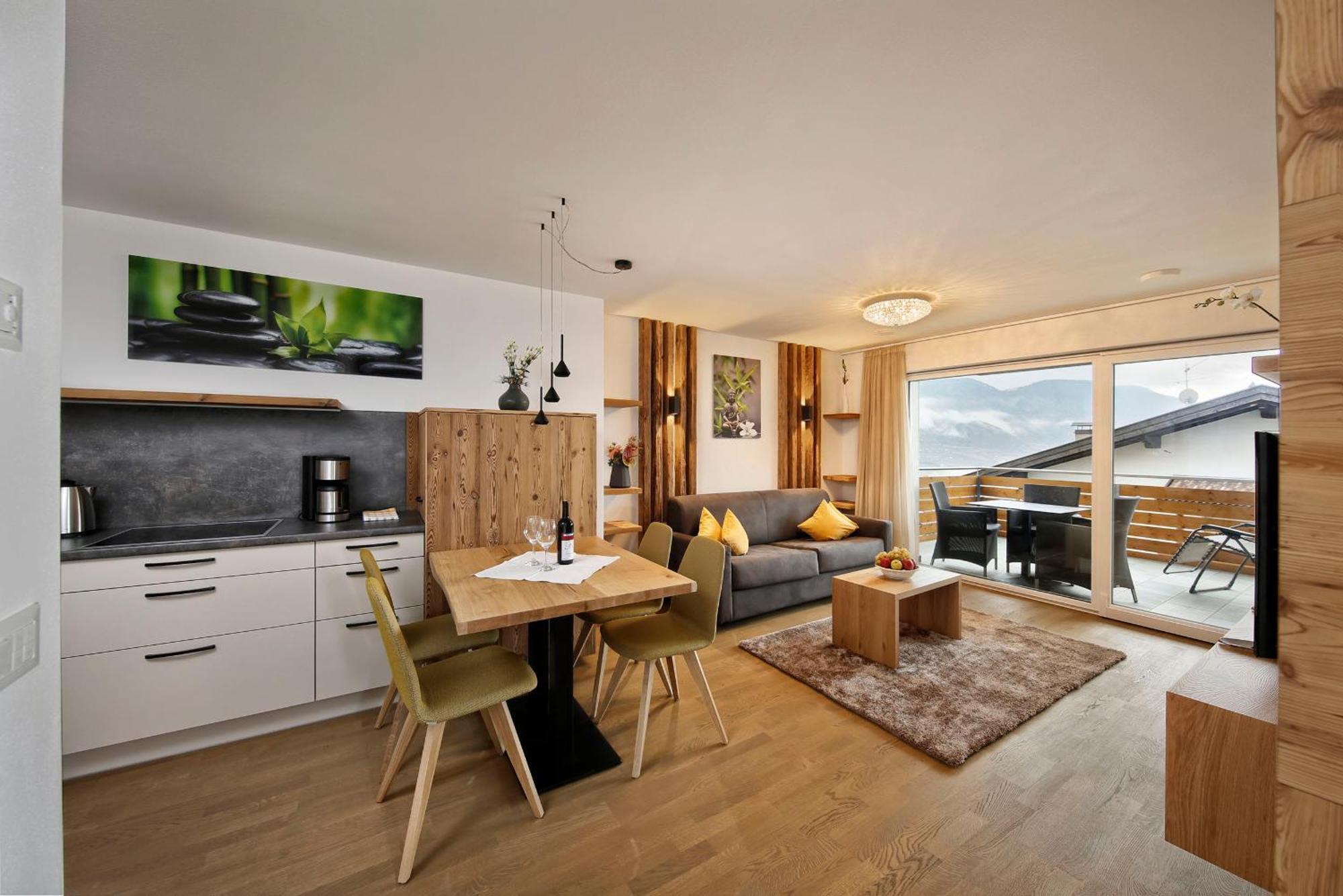 Appartement-Hotel Beatenhof Tirolo Bagian luar foto
