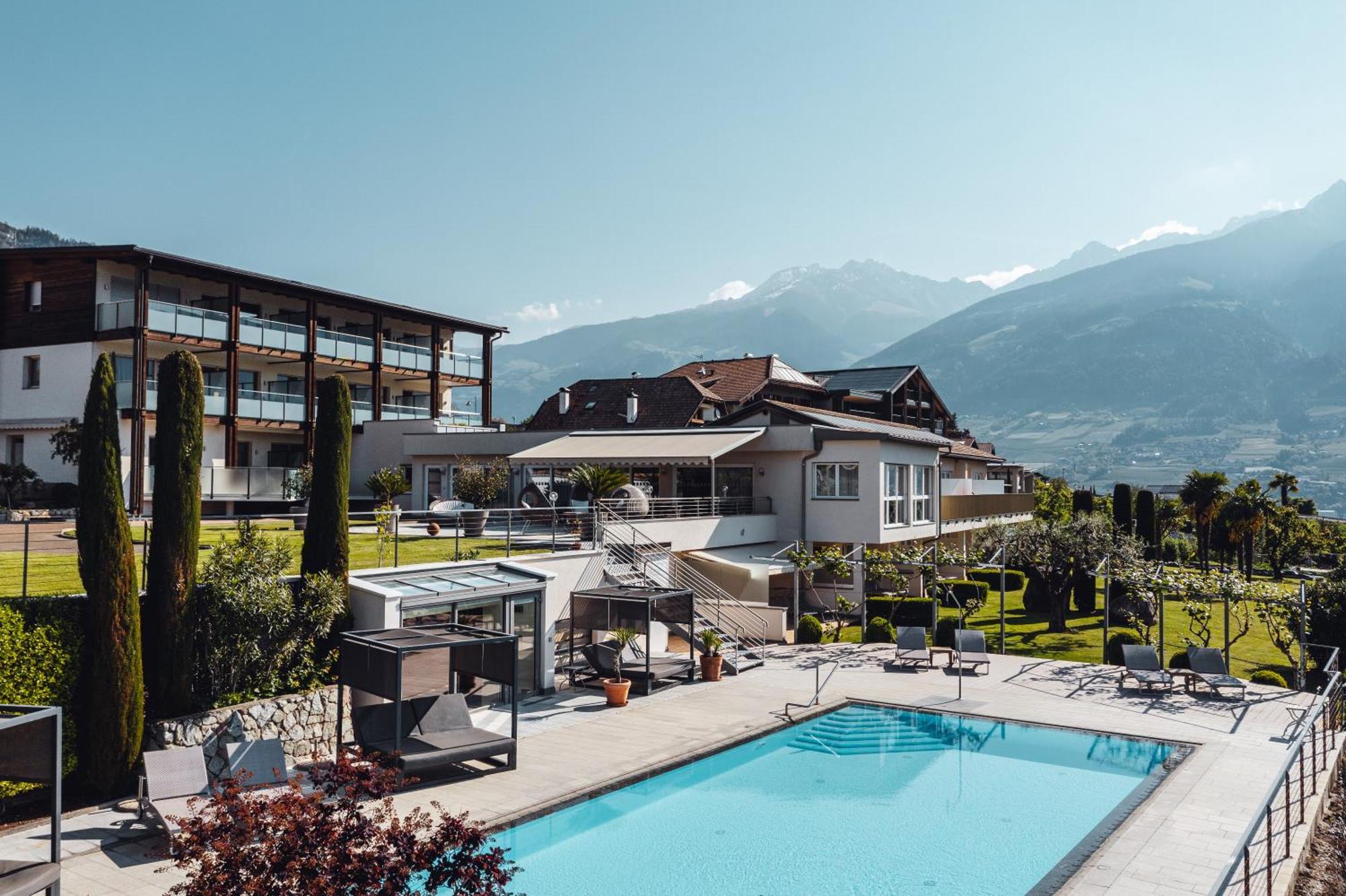 Appartement-Hotel Beatenhof Tirolo Bagian luar foto
