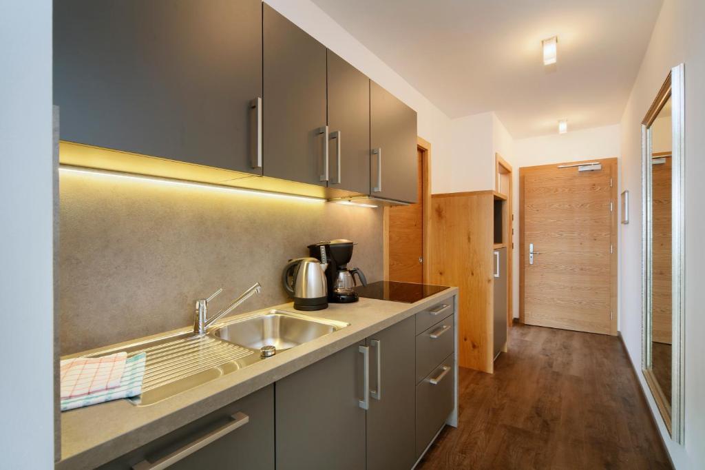 Appartement-Hotel Beatenhof Tirolo Ruang foto