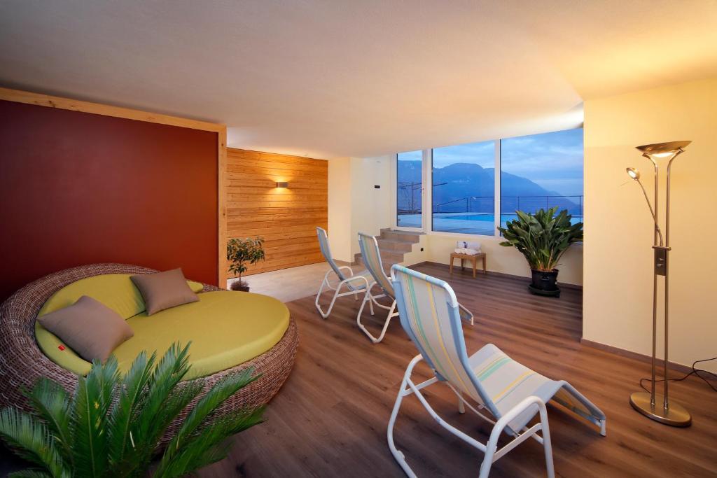 Appartement-Hotel Beatenhof Tirolo Bagian luar foto